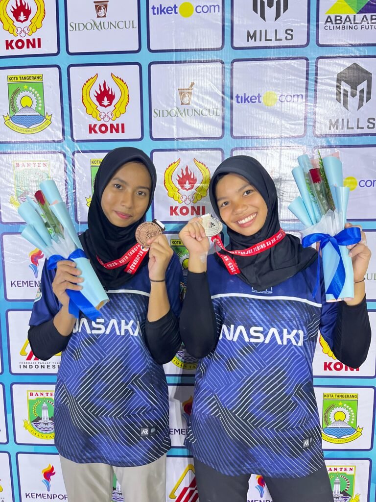 Atlet panjat banua, berikan kado ulang tahun untuk ketua FPTI Kalsel dengan Dua Medali Perdana di Kejurnas Panjat Tebing KU XIX 2025