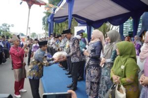 Kotabaru Tampilkan Kapal Bertemakan Kotabaru Hebat Generasi Qur’ani Hebat Di Pawai Ta’aruf MTQ ke XXXVI