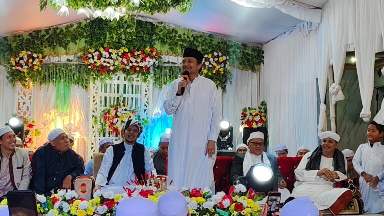 Hadiri Acara Kelayan Bersholawat, Wagub Kalsel Ajak Masyarakat Cinta Dan Teladani Rasullullah
