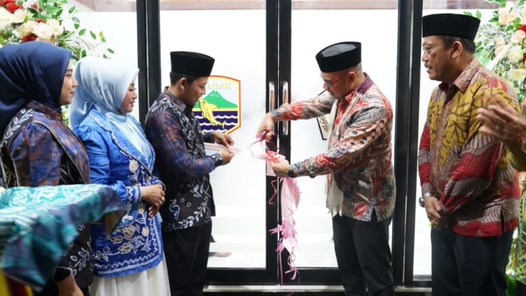 Kantor Desa Tegalrejo Diresmikan, Pemkab Kotabaru Perkuat Pelayanan Publik dan Pemerintahan Desa