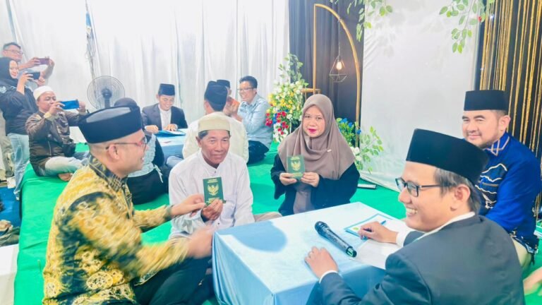Nikah Massal di Sampanahan, 28 Pasangan Peroleh Kepastian Hukum Lewat Isbat dan Pencatatan Resmi