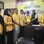DPD Golkar Kalsel Serahkan SK Kepengurusan 13 Kabupaten/Kota, Perkuat Konsolidasi Partai Pasca Musda