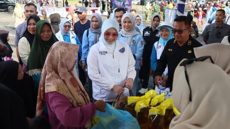 Warga Sambut Hangat Pasar Rakyat BKOW Kalsel, Sembako Murah Bantu Ringankan Beban Ramadan