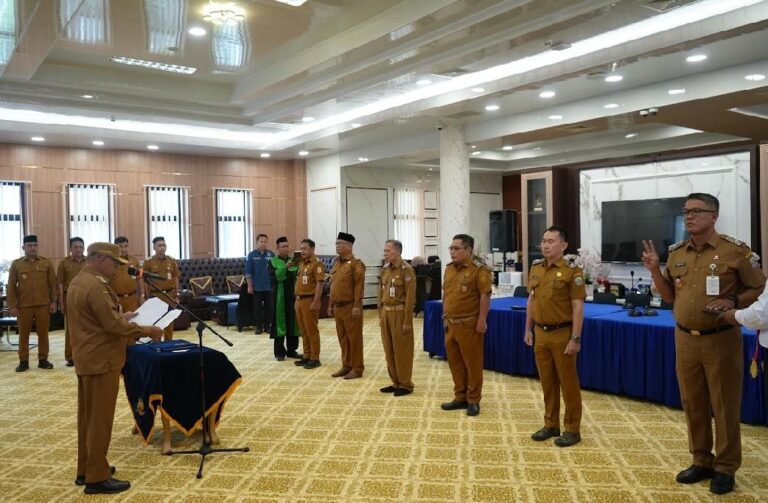 Rotasi JPT Pratama, Bupati Kotabaru Perkuat Kinerja dan Pelayanan Publik