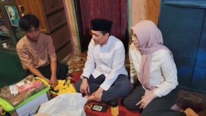NSC Sambangi dan Berikan Bantuan kepada “Ato”, Anak Yatim Piatu yang Rawat Nenek Sakit