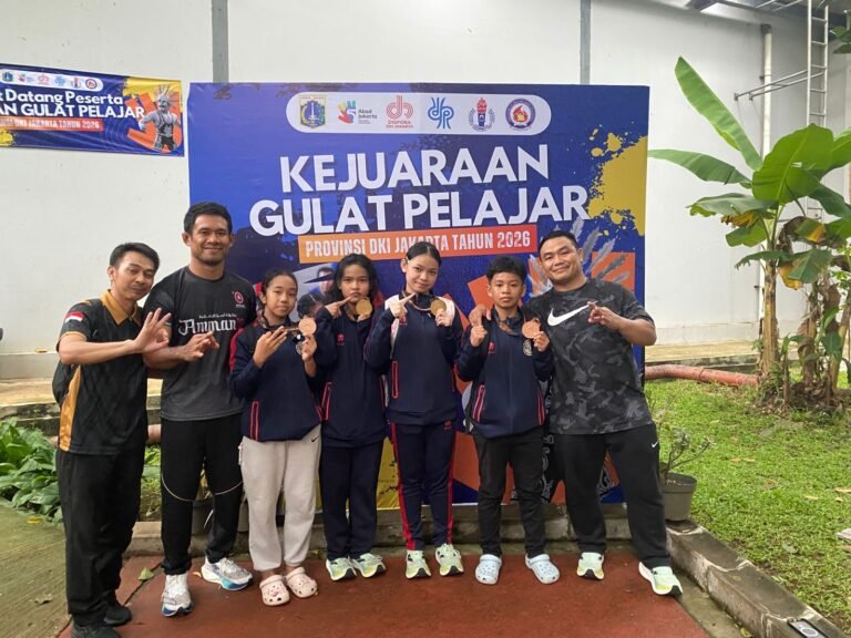 Pegulat Pelajar Kalsel Sabet 2 Emas dan 2 Perunggu di Kejuaraan Gulat Pelajar DKI Jakarta