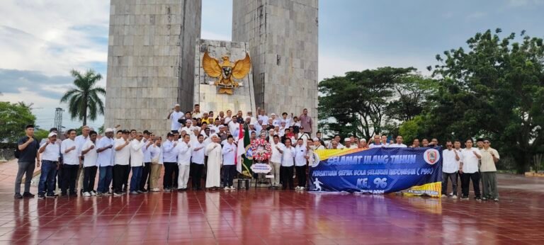 Tradisi Bersejarah, PSSI Kalsel Ziarah ke Makam Pahlawan dan Tokoh Sepak Bola