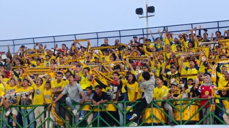 Laga Hidup Mati Tiga Tim, Suporter Ingin Pertandingan Dipimpin Wasit Asing