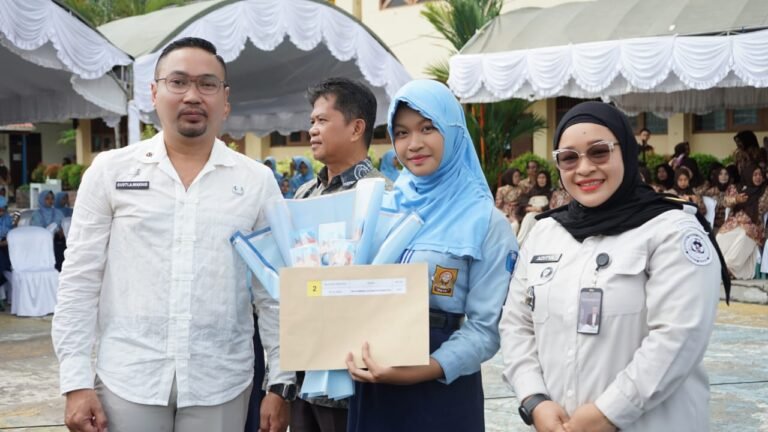 Pemkab Kotabaru Apresiasi Kelulusan Siswa SMPN 1 Kotabaru, Siapkan Generasi Berprestasi Menuju Masa Depan Gemilang