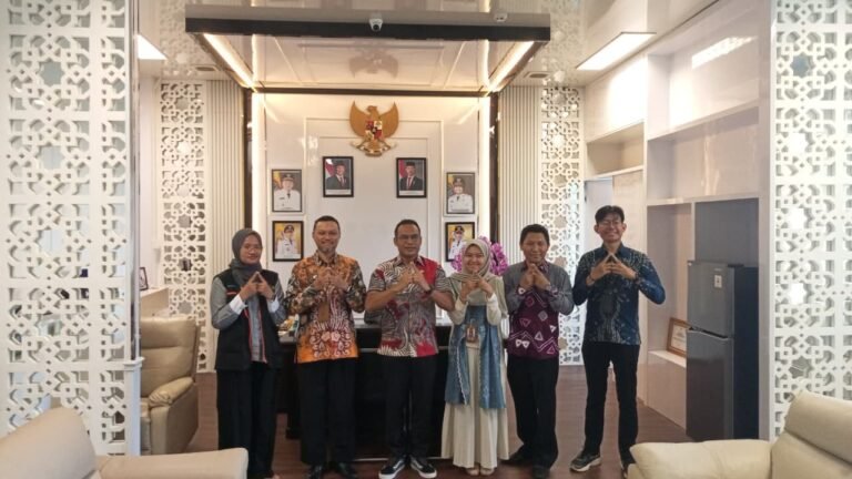 Wabup Syairi Mukhlis Jadi Responden Pertama, Sensus Ekonomi 2026 Resmi Dimulai di Kotabaru