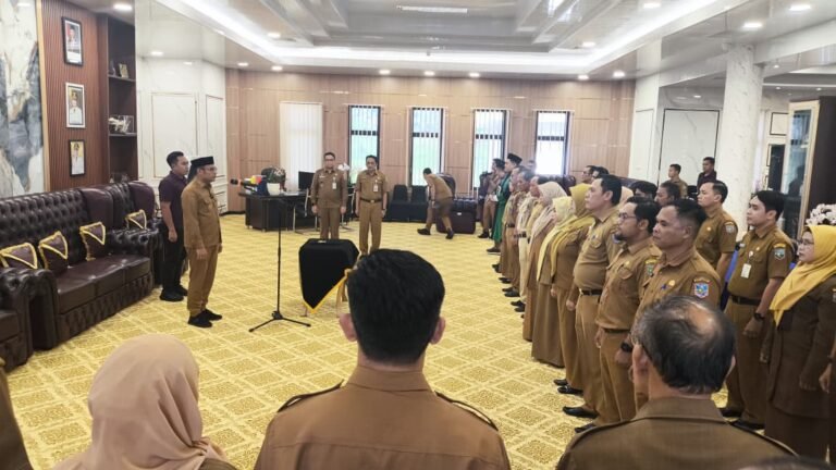 Syairi Mukhlis Lantik 20 Pejabat Administrator dan Pengawas, Perkuat Struktur Birokrasi Pemkab Kotabaru