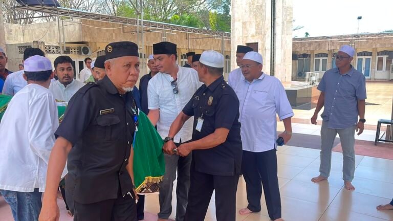 Tangis H Yuni Abdi Nur Sulaiman Iringi Kepergian H Syarifuddin Ardasa, Kehilangan Sosok yang Dianggap Kakak dan Guru