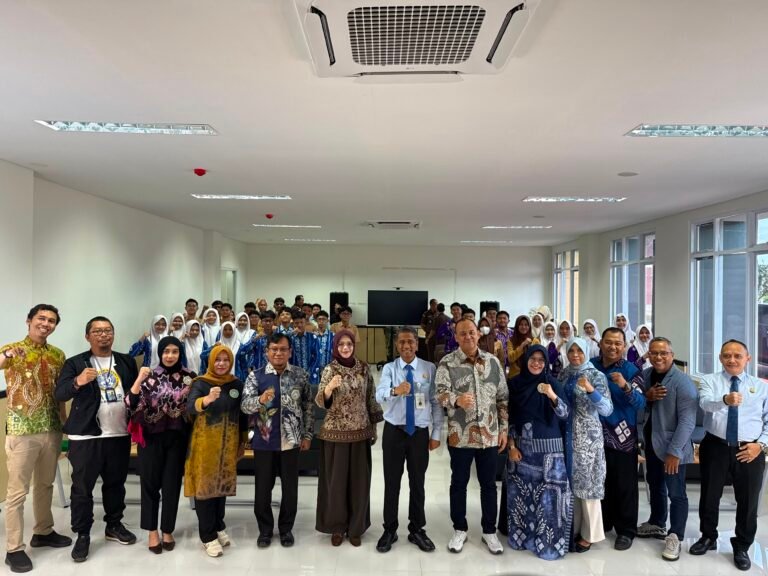 IKA UNAIR Kalsel dan Kejati Ajak Pelajar Jelajahi Dunia Hukum Lewat Program Edukatif