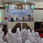 Peringati Hari Bakti Adhyaksa dan Hari Anak Nasional, IKA UNAIR Kalsel Bersama Kejati Edukasi Pelajar MAN 3 Banjarmasin Cegah Bullying dan Narkoba
