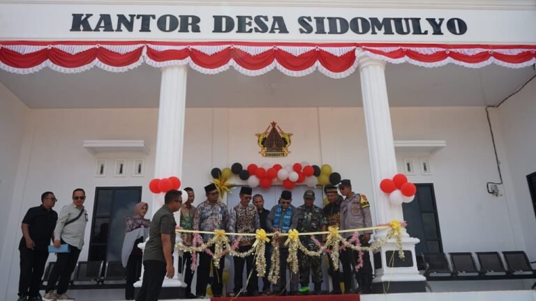 Bupati Kotabaru Resmikan Kantor Desa Sidomulyo, Dorong Peningkatan Layanan Publik