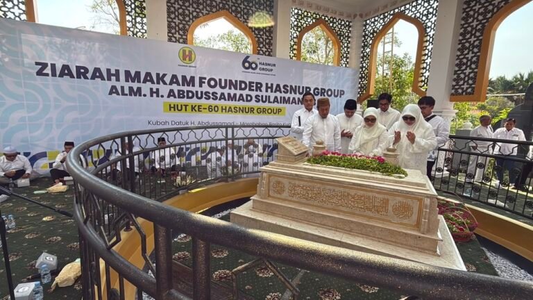 Ziarah ke Makam Founder, Keluarga Besar Hasnur Group Perkuat Bakti Jelang HUT ke-60