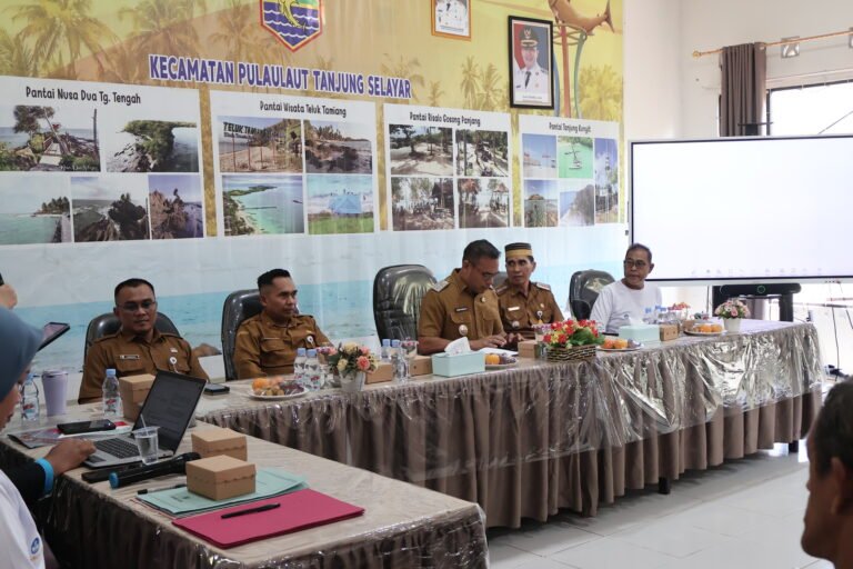100 Guru SD dan SMP di Kotabaru Ikuti Sosialisasi Pemanfaatan Aplikasi Gemini
