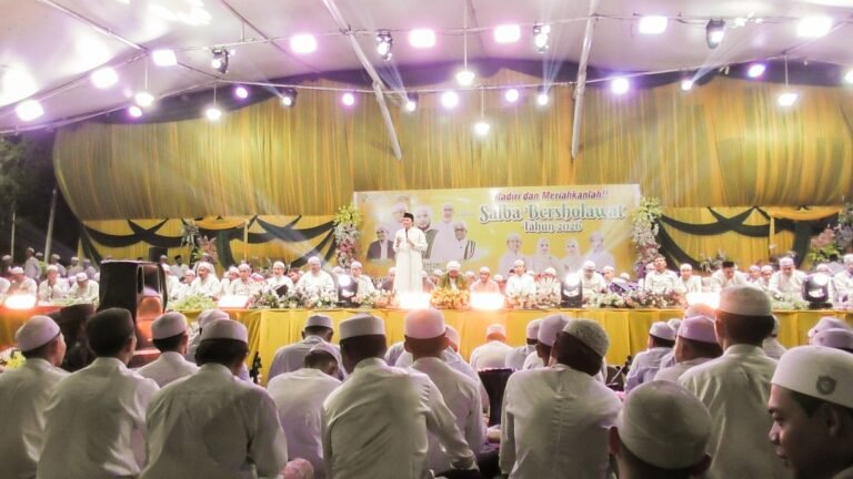 Hadiri Salam Bebaris Bersholawat di Tapin, Hasnuryadi Ajak Warga Perkuat Cinta Rasul dan Doakan Korban KM Virgo Transport 8