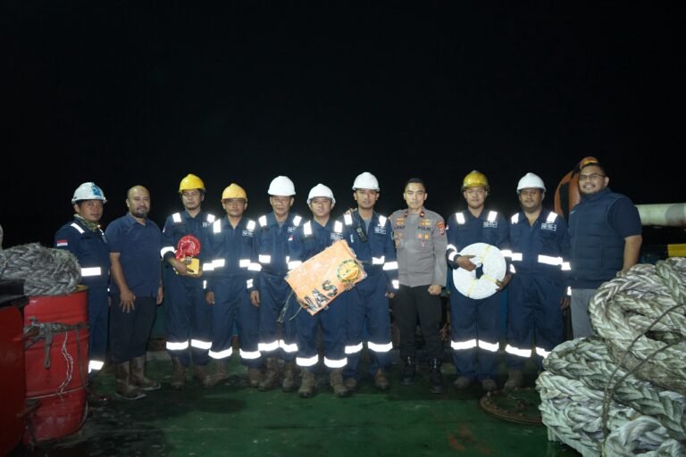 Cegah Kecelakaan Susulan, Hasnur Group Bantu Kirim Rambu ke Lokasi KM Virgo Transport 8