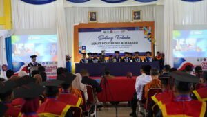 Wisuda XVIII Politeknik Kotabaru, 79 Lulusan Dibekali Pesan Hadapi Tantangan Dunia Kerja