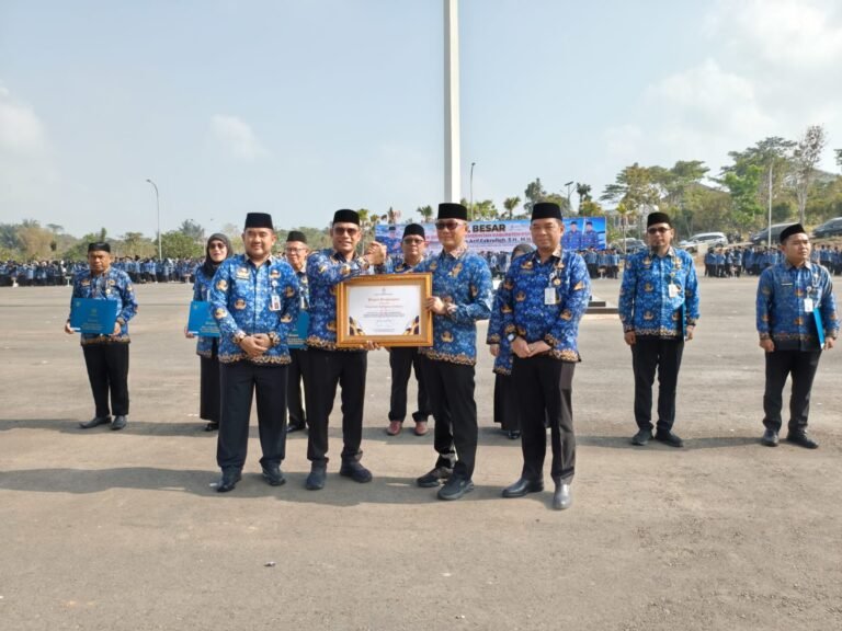 Kepala BKN RI Pimpin Apel HKN di Kotabaru, Dorong ASN Tingkatkan Kinerja dan Integritas